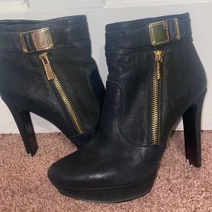 Vince camuto size 7/37 black leather booties